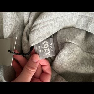 LAST CHANCE  PRICE FIRM TNA cozy fleece